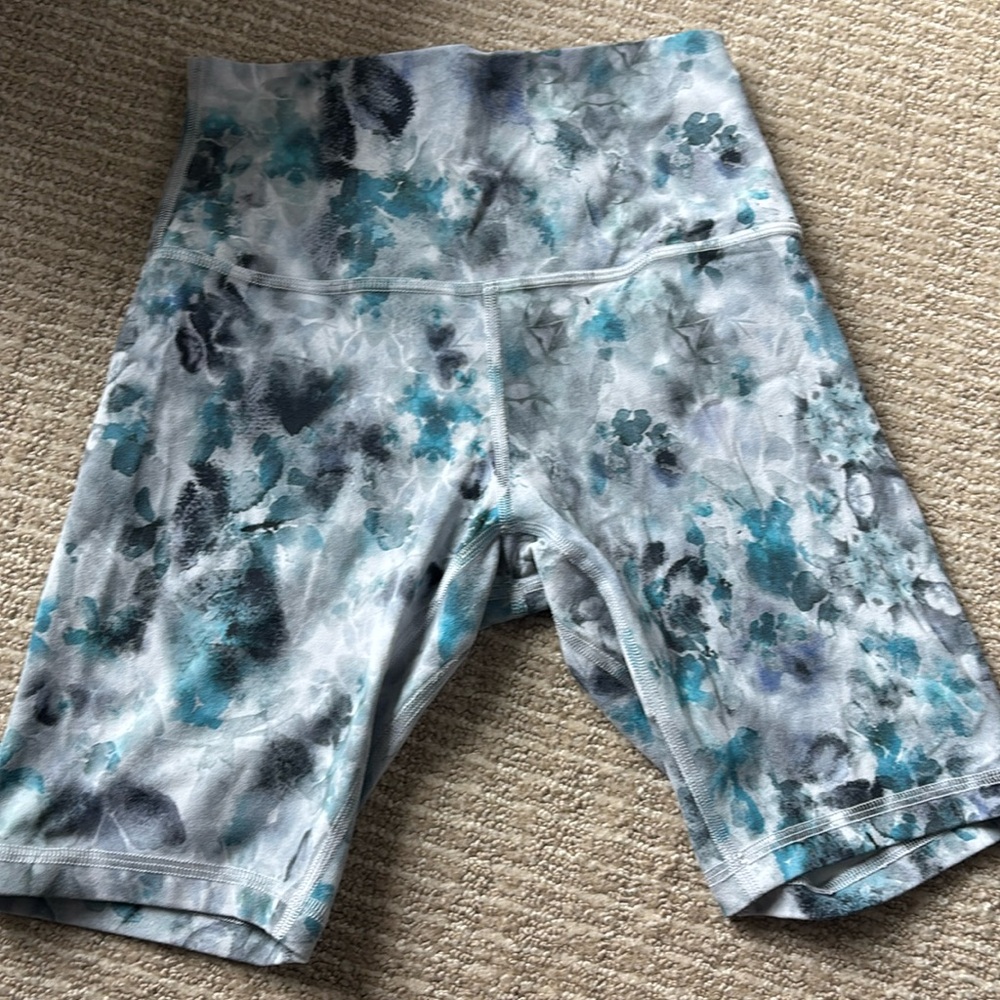Lululemon bike shorts.